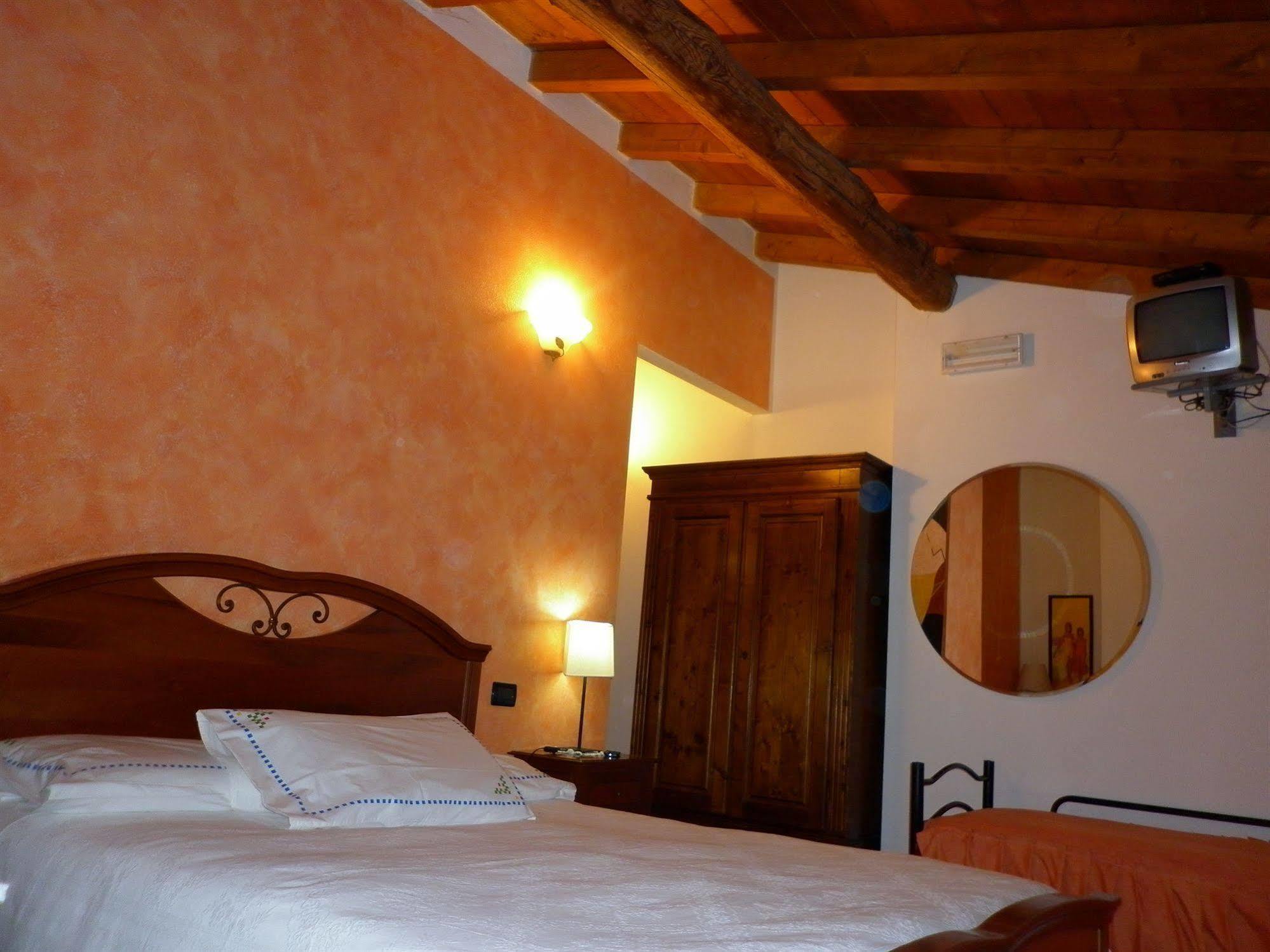 카스티리오네델레스티비에레 La Cascina Di Alice B&B 외부 사진